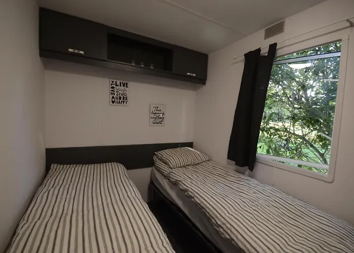 Semesterbostad Owls Camp *